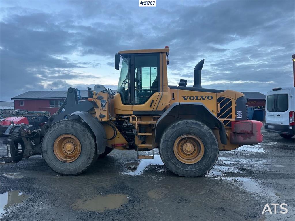 Volvo L90F wheel loader w/ Volvo gravel bucket. WATCH VI 2011 21767 L90F wheel loader w/ Volvo gravel bucket. WATCH VI 201...