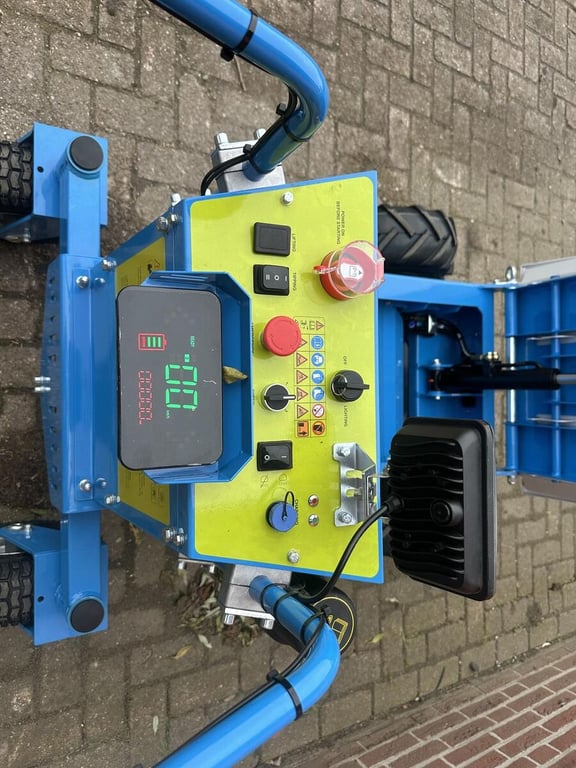 Heavy machinery product image - Image 8 of 11