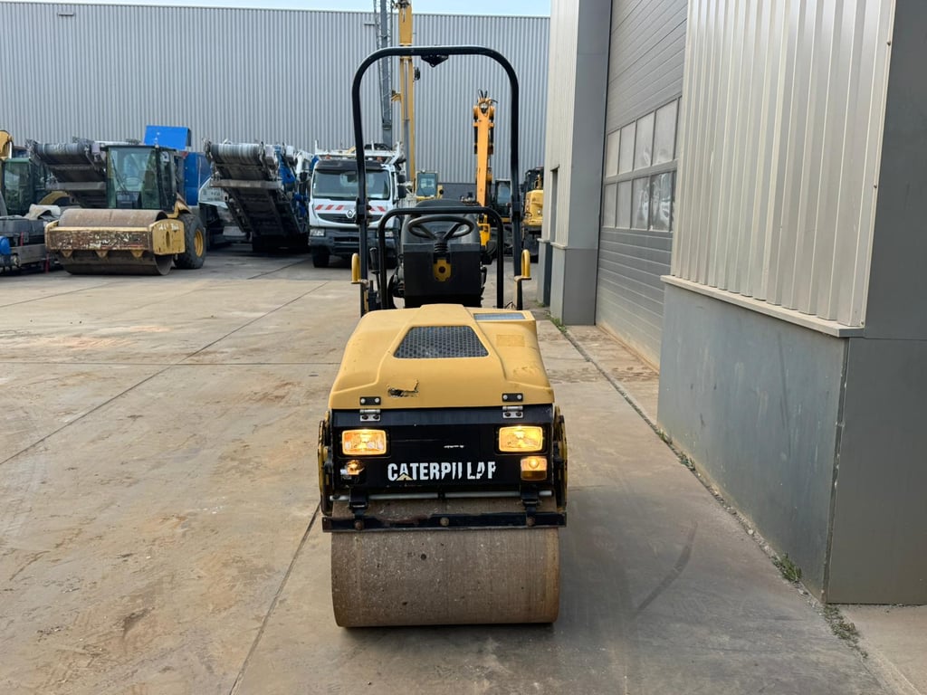 Caterpillar CB114 2005 00033651 CB114 2005 1 image 8