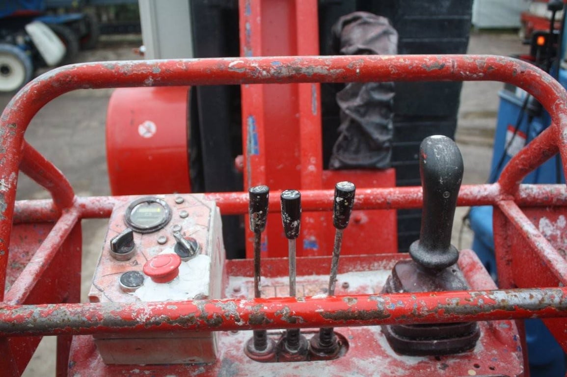 Mast lift ATN Piaf 880R Electric 8.8m 2015 2015 ATN Piaf 880R 2015 1 image 5