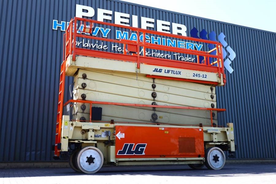 JLG SL245-12 Diesel, 4x4x4 Drive, 26.5m Working Height 2010 JLG - SL245-12 - 90083 SL245-12 Diesel, 4x4x4 Drive, 26.5m Wor...