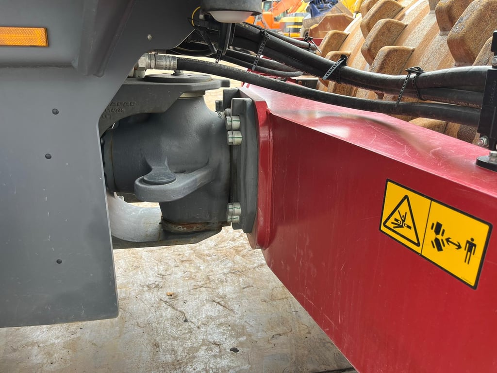 Heavy machinery product image - Image 11 of 15