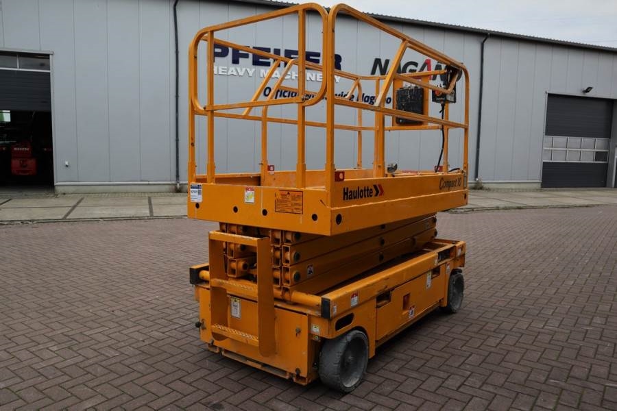 Haulotte Compact 10 Electric, 10m Working Height, 450kg Cap 2011 HAULOTTE - Compact 10 - 61855 Compact 10 Electric, 10m Wo...