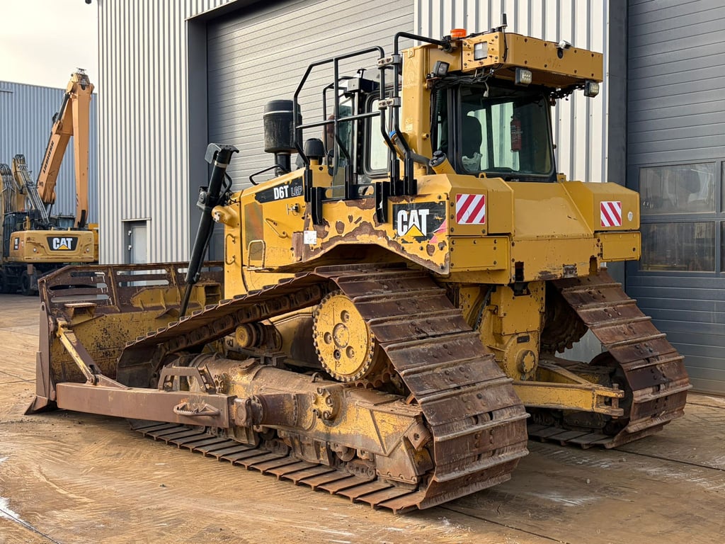 Caterpillar D6T LGP 2017 00033818 D6T LGP 2017 1 image 3