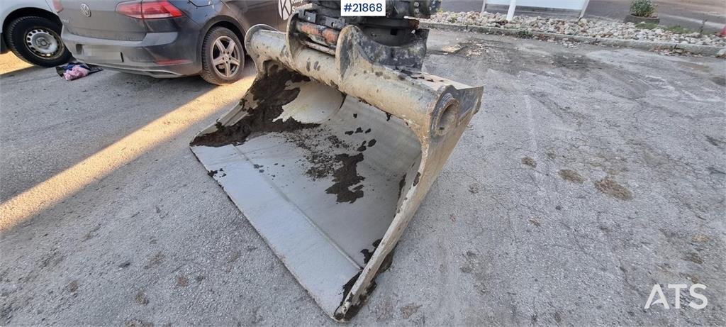 Volvo ECR235 EL excavator w/ digging bucket, sanding buc 2025 21868 ECR235 EL excavator w/ digging bucket, sanding buc 202...