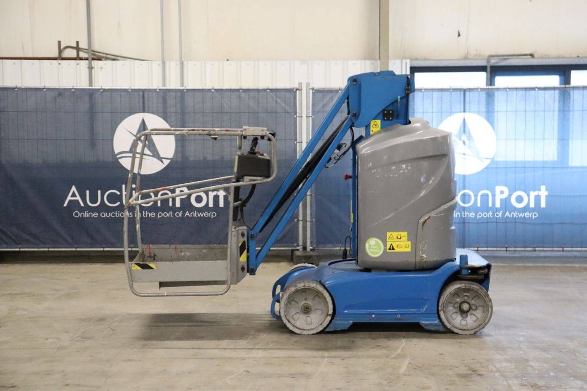 Genie GR26J Electric Mast Lift 9.90m 2016 2016 GR26J 2016 1 image 2