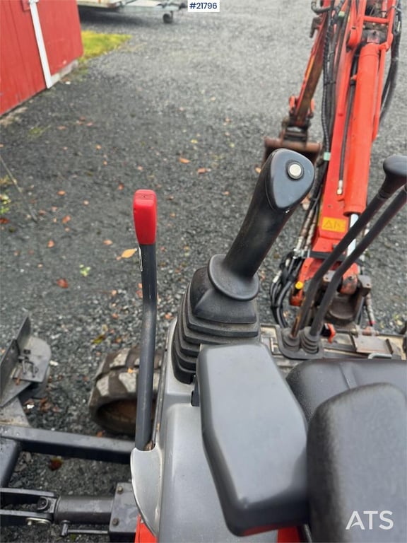Kubota U17-3a Mini Excavator with Grading Bucket – Custom 2009 21796 U17-3a Mini Excavator with Grading Bucket – Custom 20...