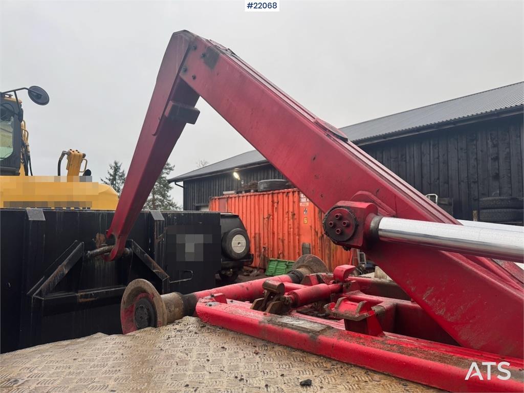 Scania R164 580 8x2 tridem hook truck 2003 22068 R164 580 8x2 tridem hook truck 2003 1 image 27