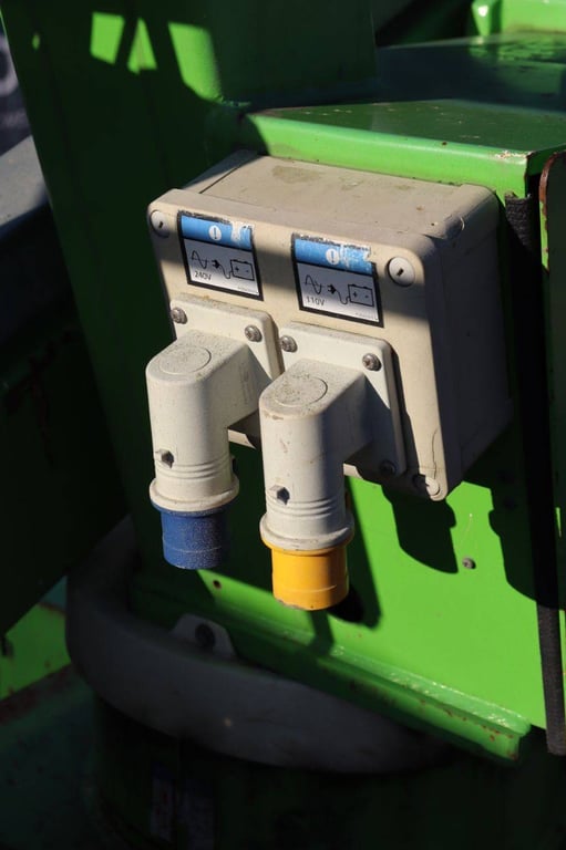 Niftylift HR12NDE Electric + Diesel 12m Articulated Boom Lift 2014 2014 Niftylift HR12NDE 2014 1 image 12