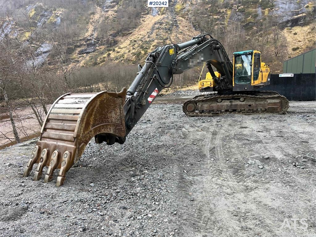 Volvo EC360 BLC excavator w/ Teeth bucket, video 2005 20242 EC360 BLC excavator w/ Teeth bucket, video 2005 1 Crawler Exca...