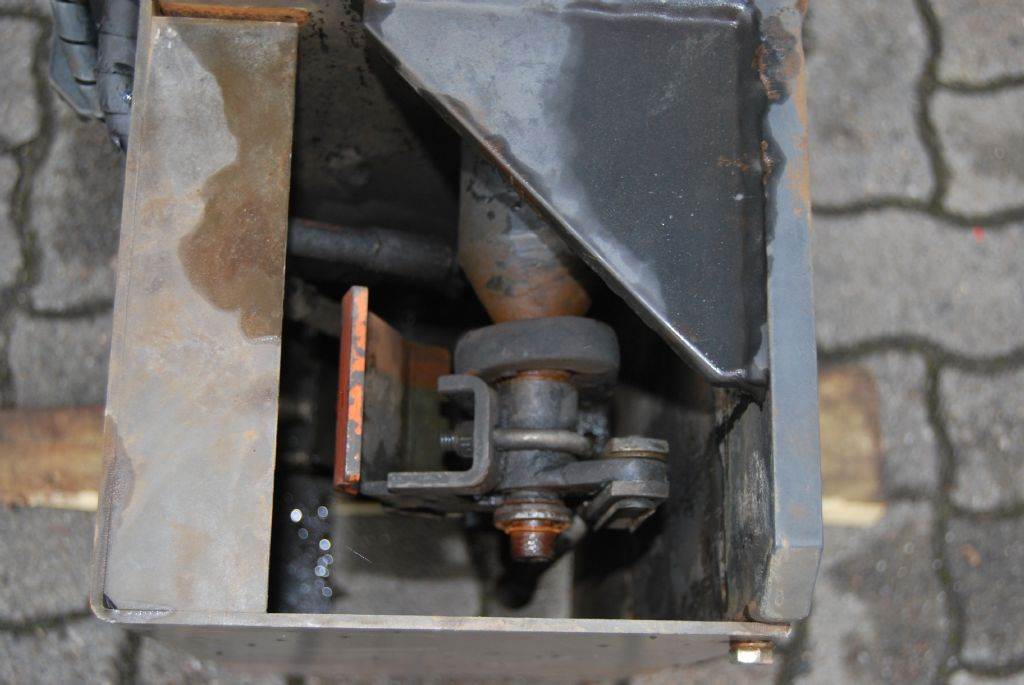 Heavy machinery product image - Image 8 of 20