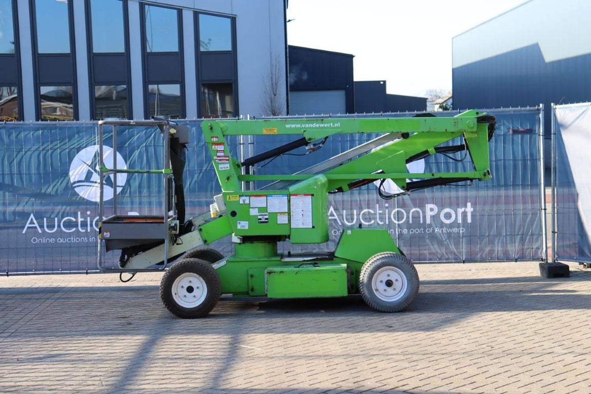 Niftylift HR12NDE Electric + Diesel Articulated Boom Lift 2015 2015 Niftylift HR12NDE 2015 1 image 2