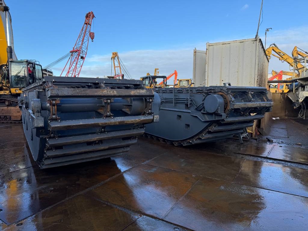 CAT swamp buggy amphibious undercarriage (unused) 2025 5213 swamp buggy amphibious undercarriage (unused) 2025 1 Crawler E...