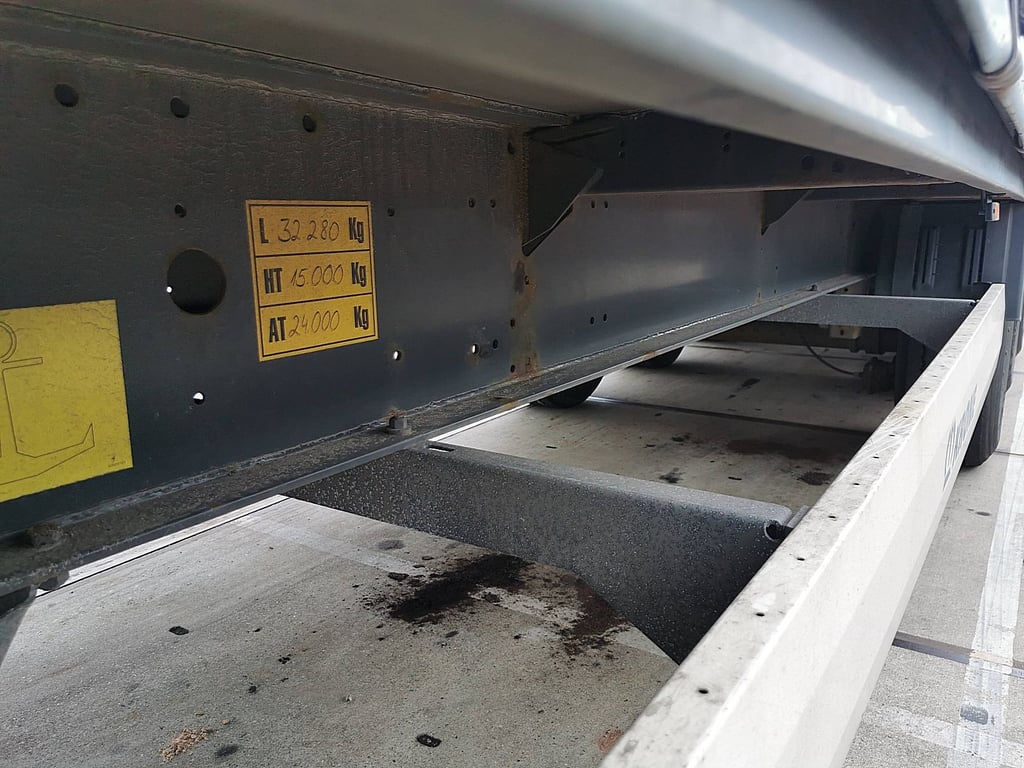 KRONE SDP 02 bär 2 tons taillift 2018 SDP 02 BÄR 2 TONS TAILLIFT 2018 1 image 10