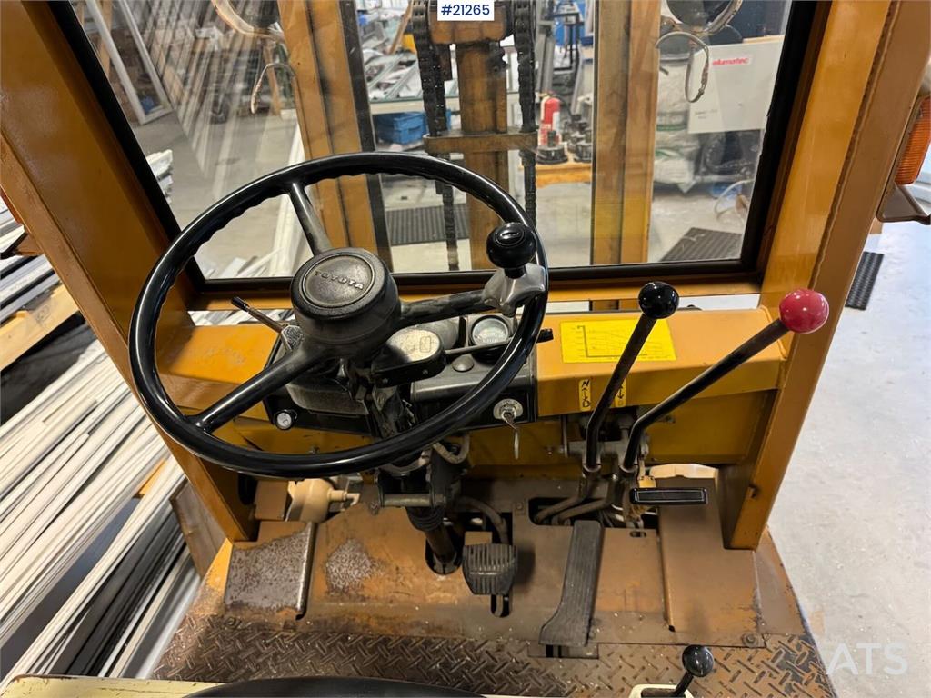 Toyota 3FB25 Electric Forklift 21265 3FB25 Electric Forklift 1 Forklift image 9