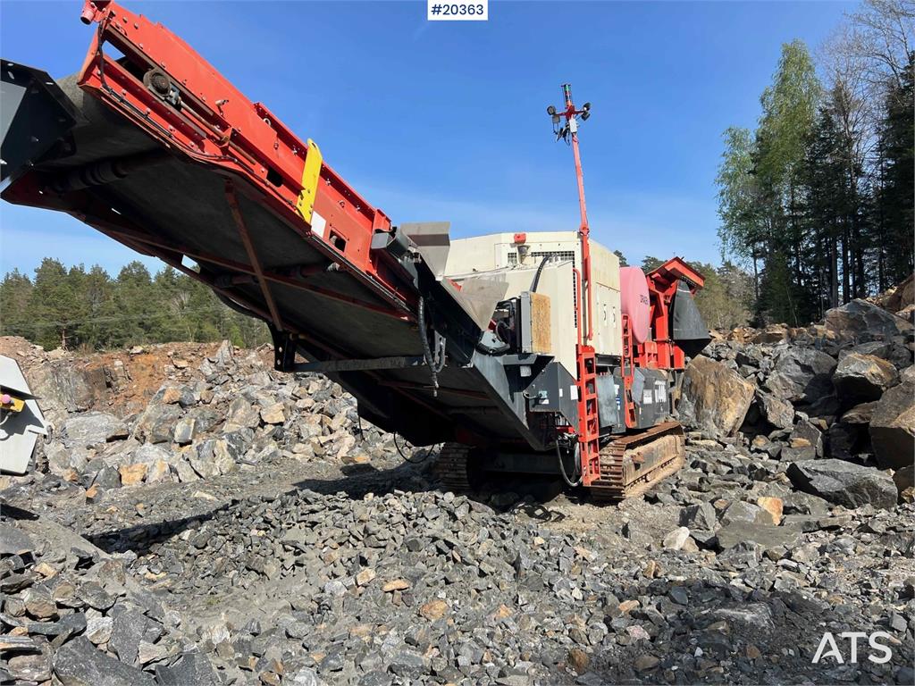Sandvik UJ440i crusher w/ side conveyor and magnet 2016 20363 UJ440i crusher w/ side conveyor and magnet 2016 1 image 2