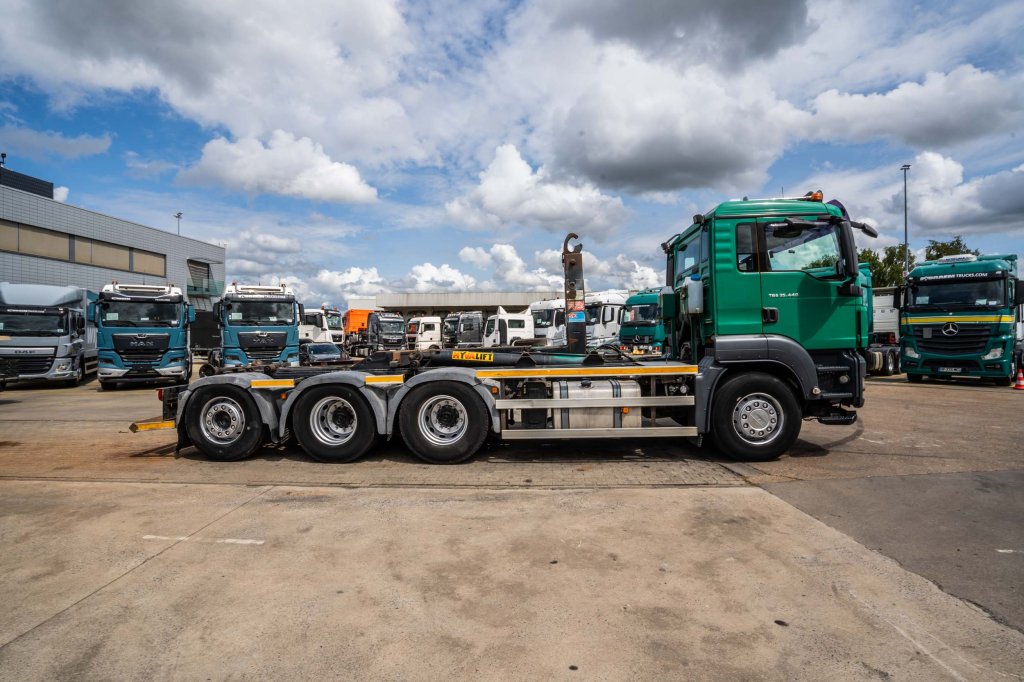 MAN TGS 35.440 BL 8x4-4 2008 E63898 TGS 35.440 BL 8x4-4 2008 1 image 3