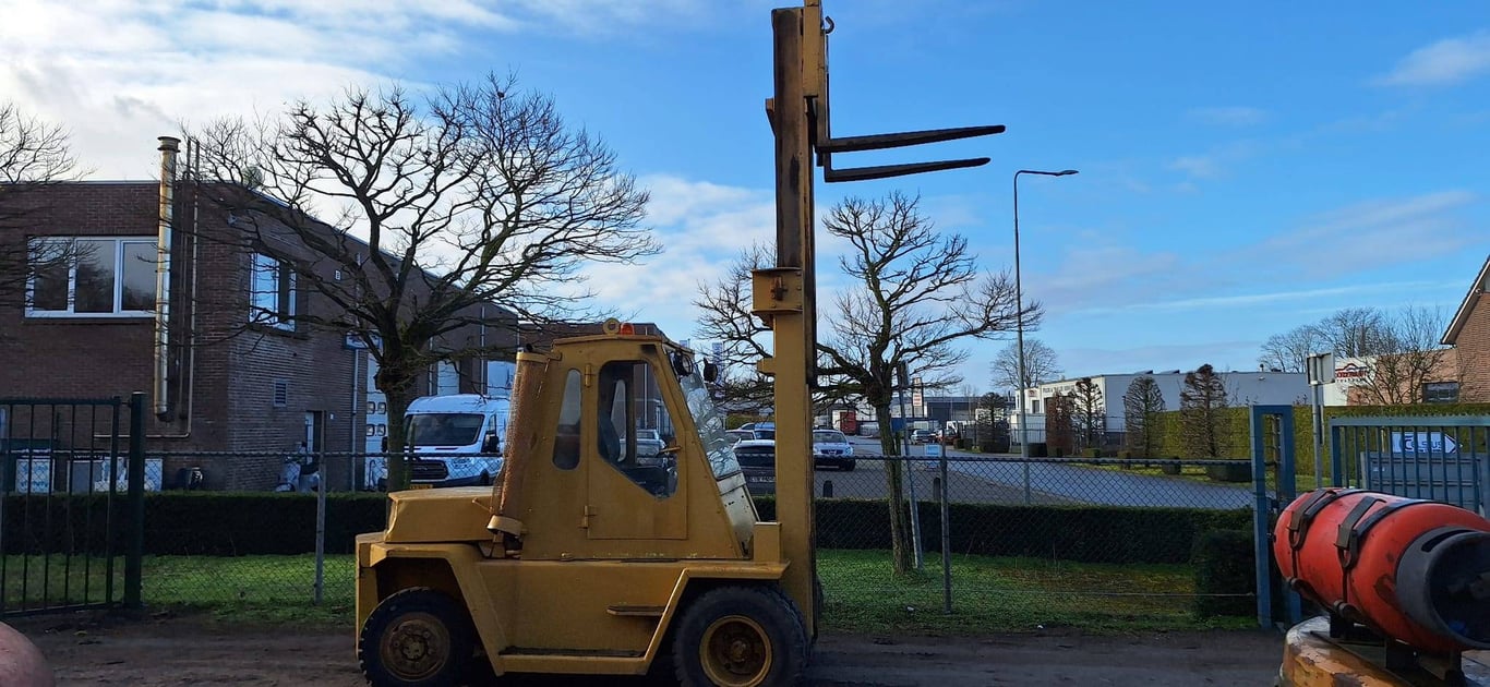 Forklift Caterpillar Diesel 7000kg 1 Forklift image 5