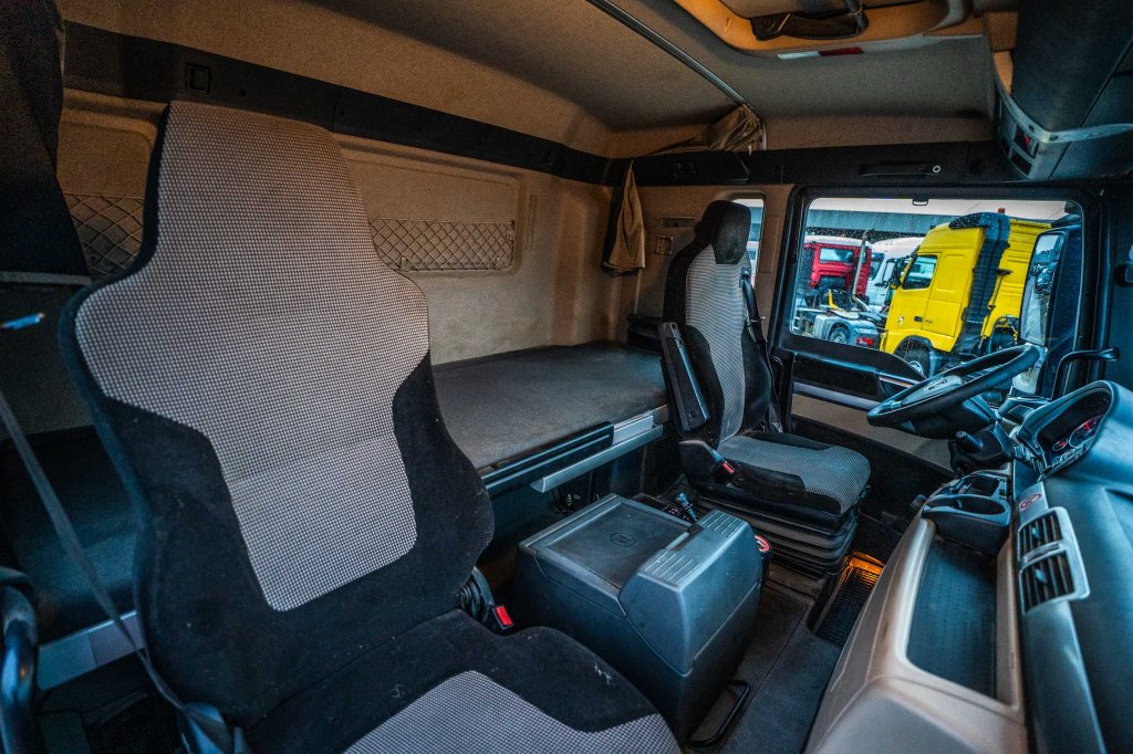 MAN TGX 18.420 XL BLS+INTARDER+HYDR. 2017 E64741 TGX 18.420 XL BLS+INTARDER+HYDR. 2017 1 image 13