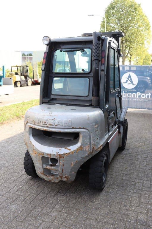 Forklift Nissan 30 Electric 3000kg 30 1 Forklift image 6