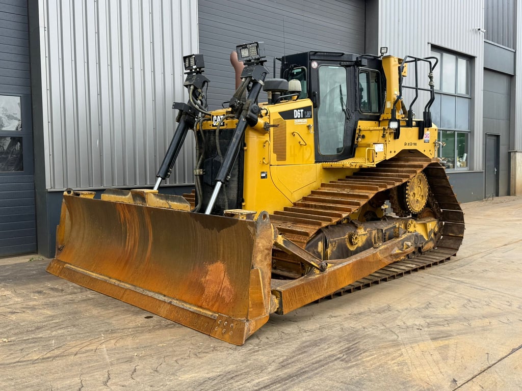 Caterpillar D6T LGP 2018 00033411 D6T LGP 2018 1 image 2