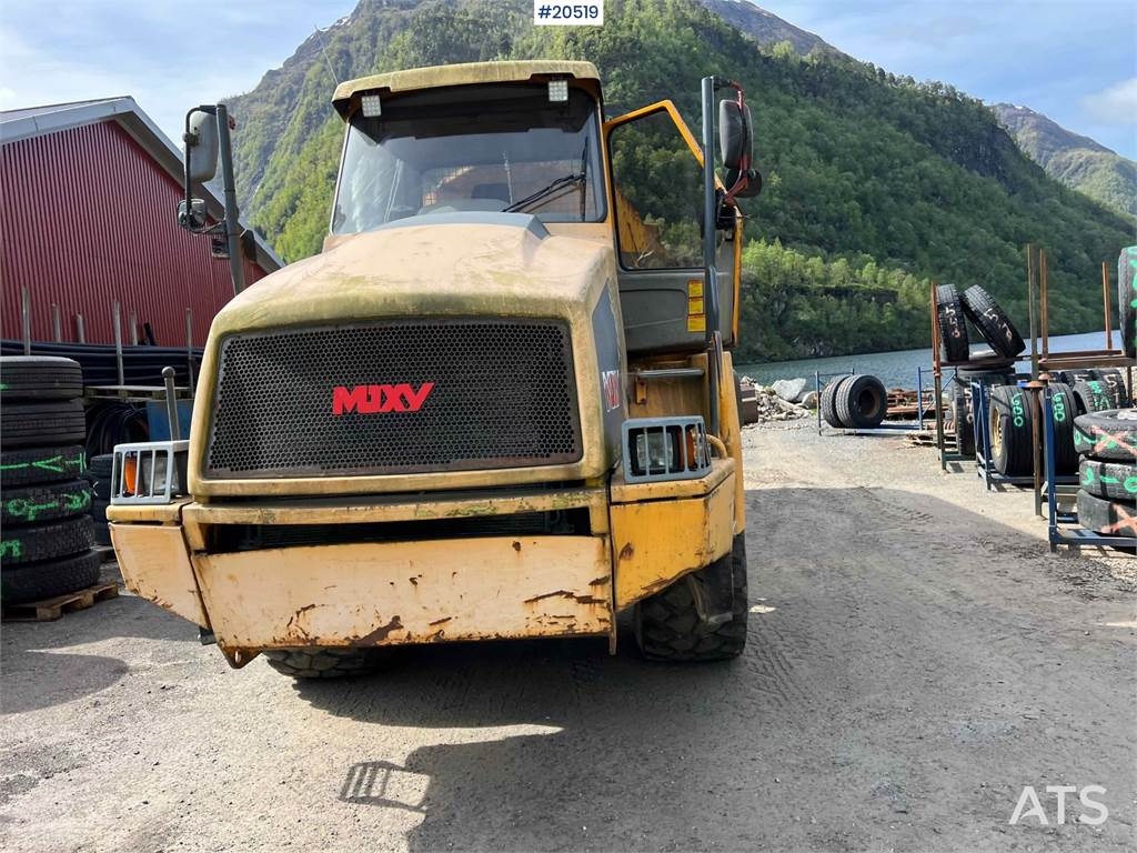 Moxy MT26 w/ white plates. WATCH VIDEO 2006 20519 MT26 w/ white plates. WATCH VIDEO 2006 1 image 9