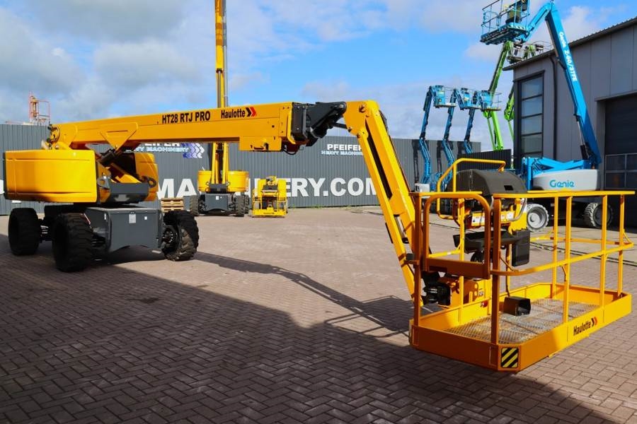 Haulotte HT28RTJ Pro Guarantee! 4x4x4 Drive, 28 m Working H 2025 HAULOTTE - HT28RTJ Pro - 63800 HT28RTJ Pro Guarantee! 4x4...