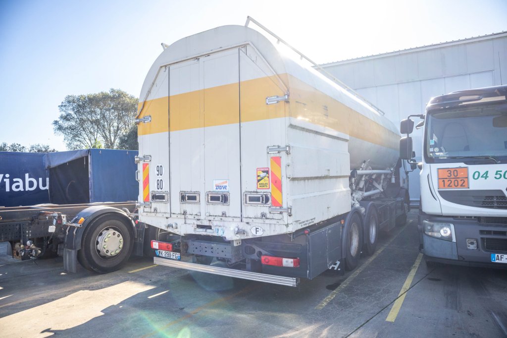 RENAULT PREMIUM 320 DXI+CITERNE ALIMENTAIRE ( engine problem) 2007 E59175 Renault PREMIUM 320 DXI+CITERNE ALIMENTAIRE ( en...