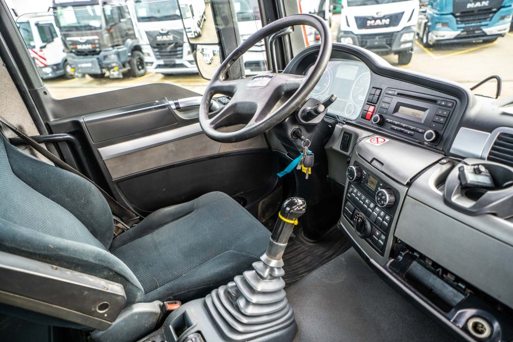 MAN TGS 18.440 BLS 4x4 (+cardan) 2010 E64433 TGS 18.440 BLS 4x4 (+cardan) 2010 1 image 9