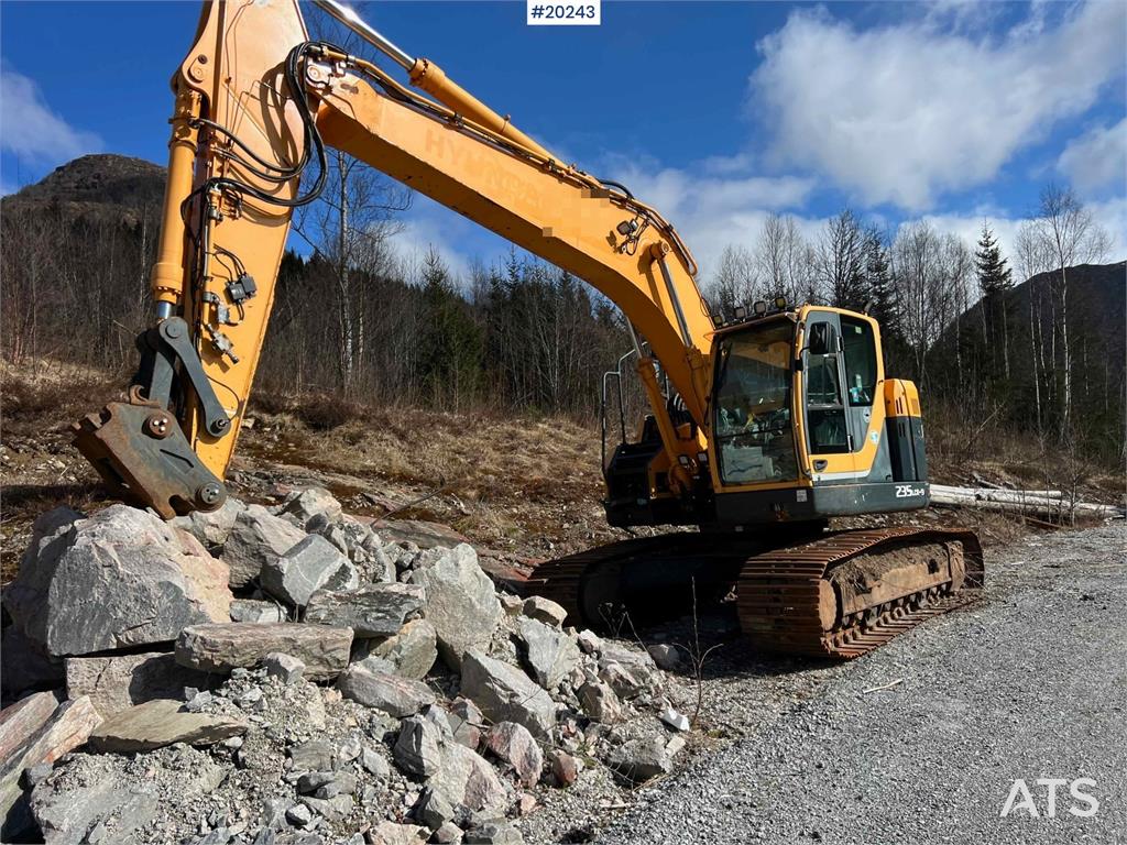Hyundai Robex 235 LCR-9 w/ Excavator bucket and gps 2012 20243 Robex 235 LCR-9 w/ Excavator bucket and gps 2012 1 Crawler ...