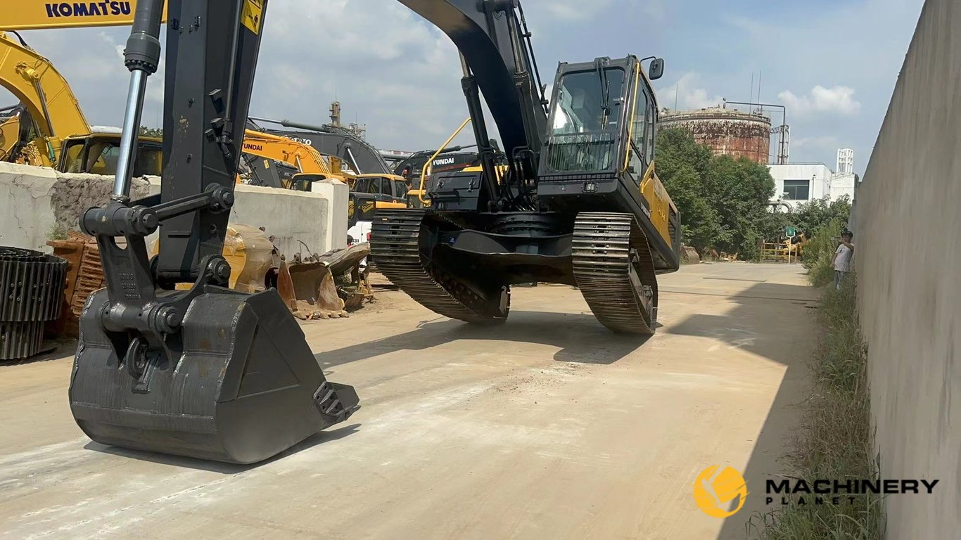 VOLVO EC240BLC 24TONS CRAWLER EXCAVATOR GOOD PRICE EC240BLC 2018 1 Crawler Excavators image 6