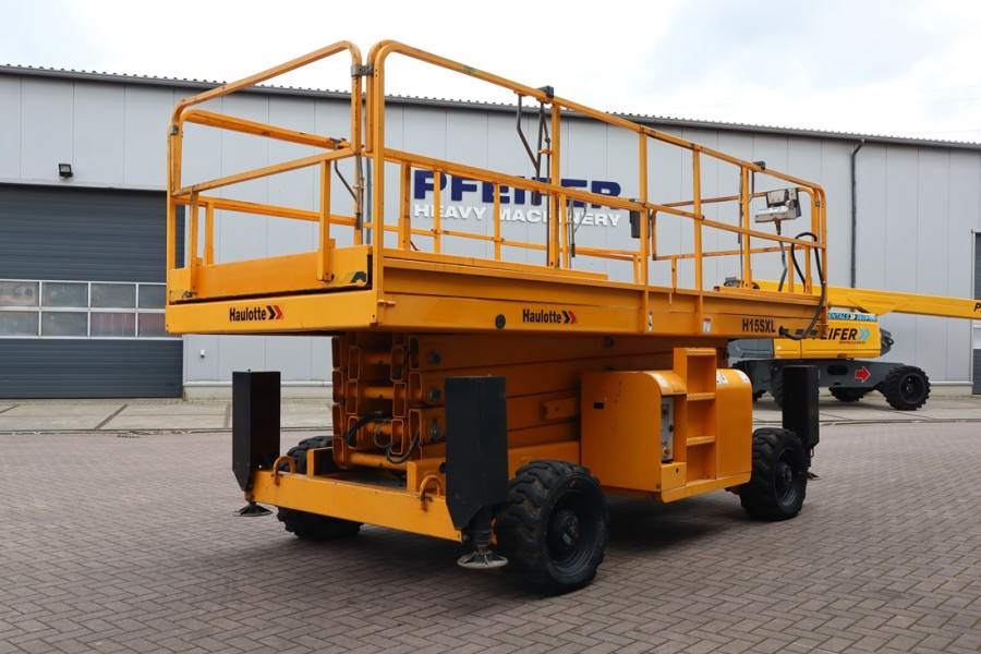 Haulotte H15SXL Diesel, 4x4 Drive, 15m Working Height, 500k 2011 HAULOTTE - H15SXL - 62922 H15SXL Diesel, 4x4 Drive, 15m W...