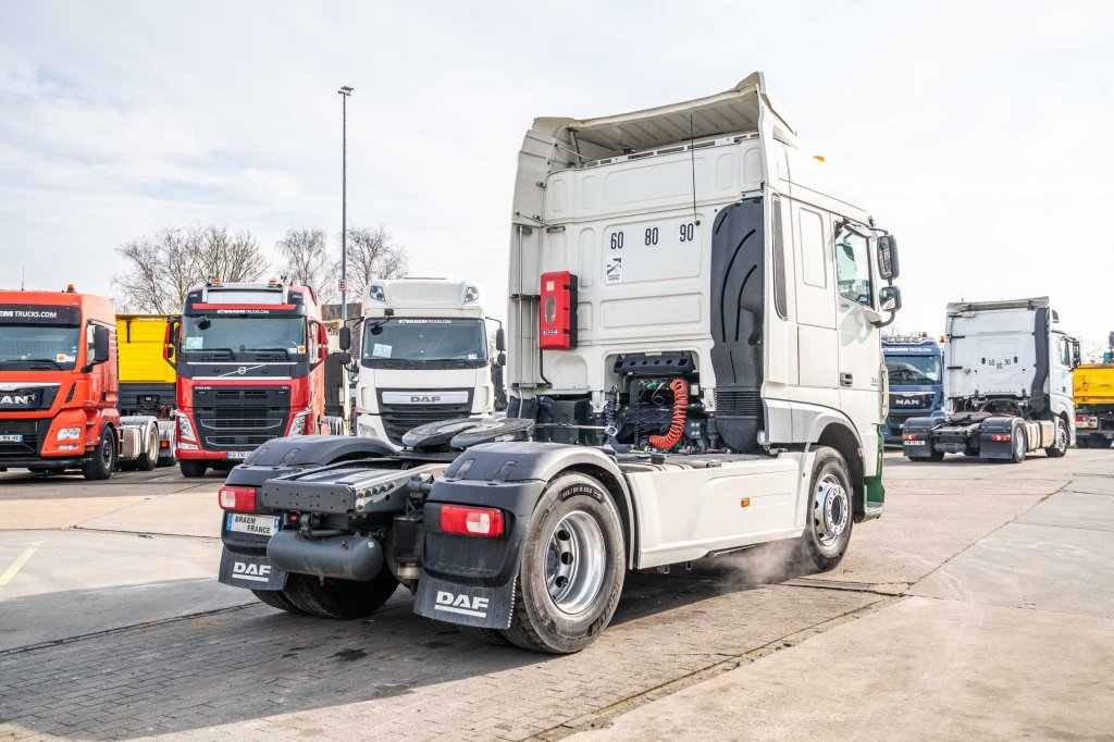 DAF XF 460 + HYDRAULIQUE (50Ton) 2017 E63331 DAF XF 460 + HYDRAULIQUE (50Ton) 2017 1 image 4