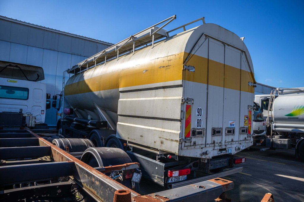 RENAULT PREMIUM 320 DXI+CITERNE ALIMENTAIRE ( engine problem) 2007 E59175 Renault PREMIUM 320 DXI+CITERNE ALIMENTAIRE ( en...