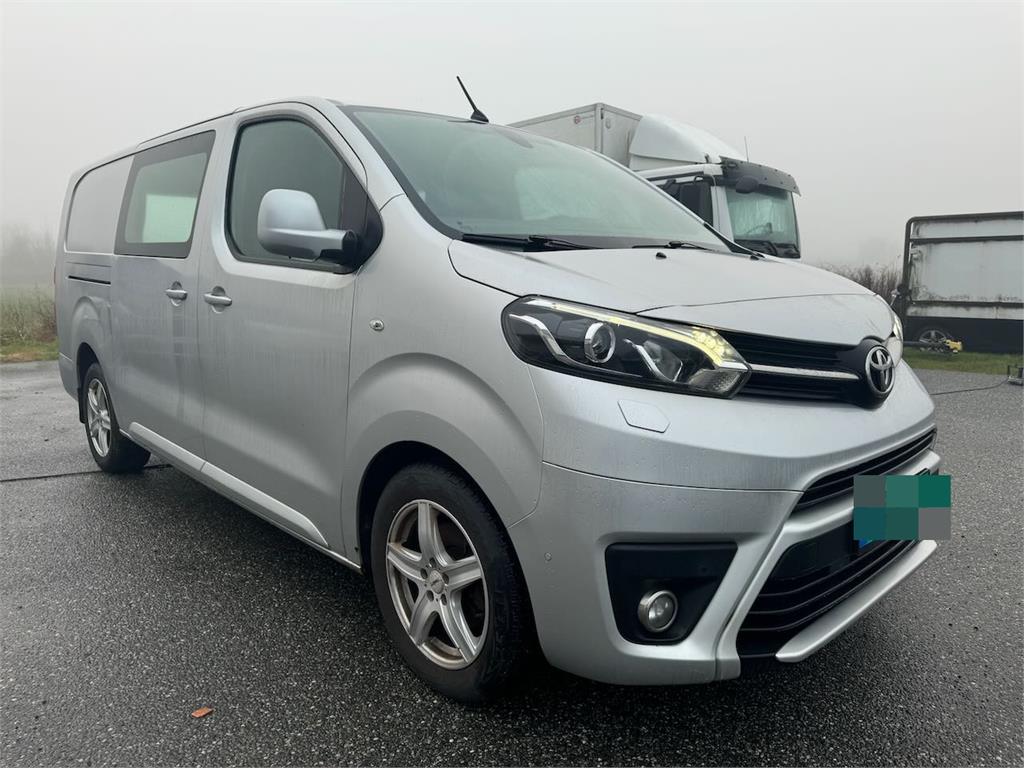 Toyota Proace 4x2 Van WATCH VIDEO 2018 22054 Proace 4x2 Van WATCH VIDEO 2018 1 Closed vans image 5