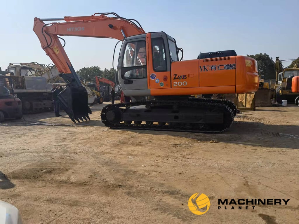 Hitachi ZX200 Crawler Excavator 20 TONS GOOD CONDITION ZX200 2019 1 Crawler Excavators image 3