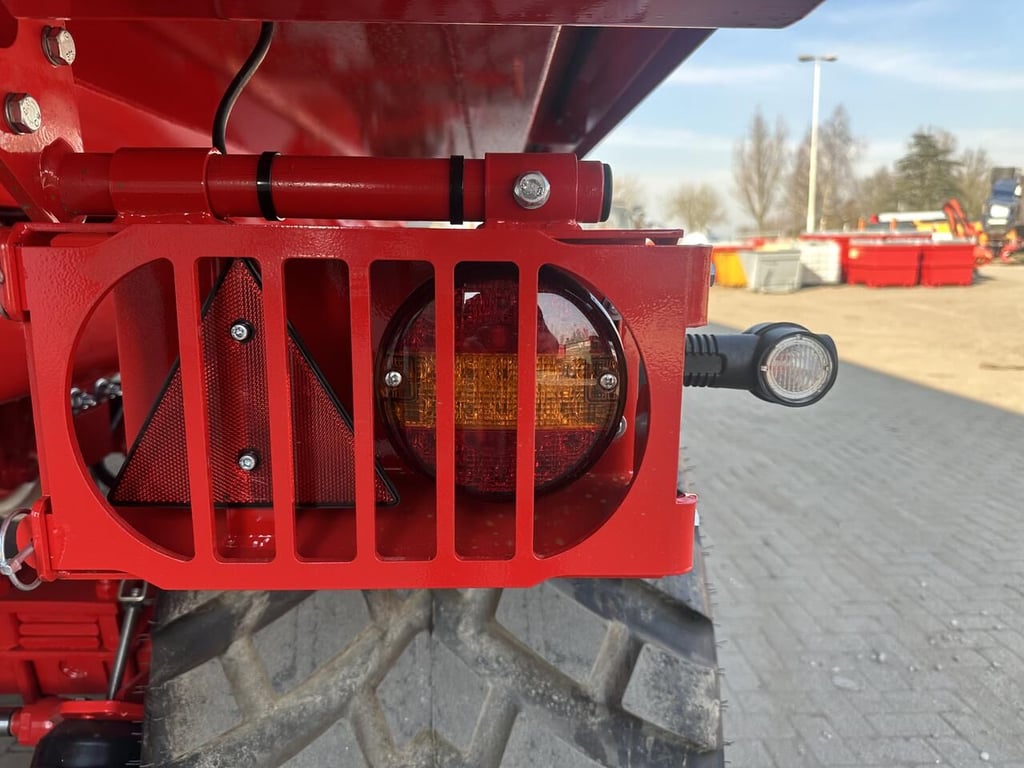 Heavy machinery product image - Image 7 of 15