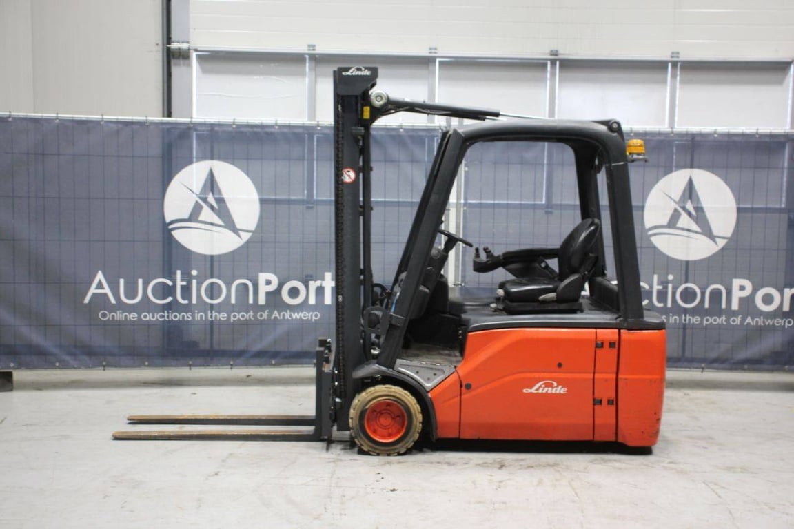 Forklift Linde E20L-01 Electric 2000kg 2012 2012 E20L-01 2012 1 Forklift image 2
