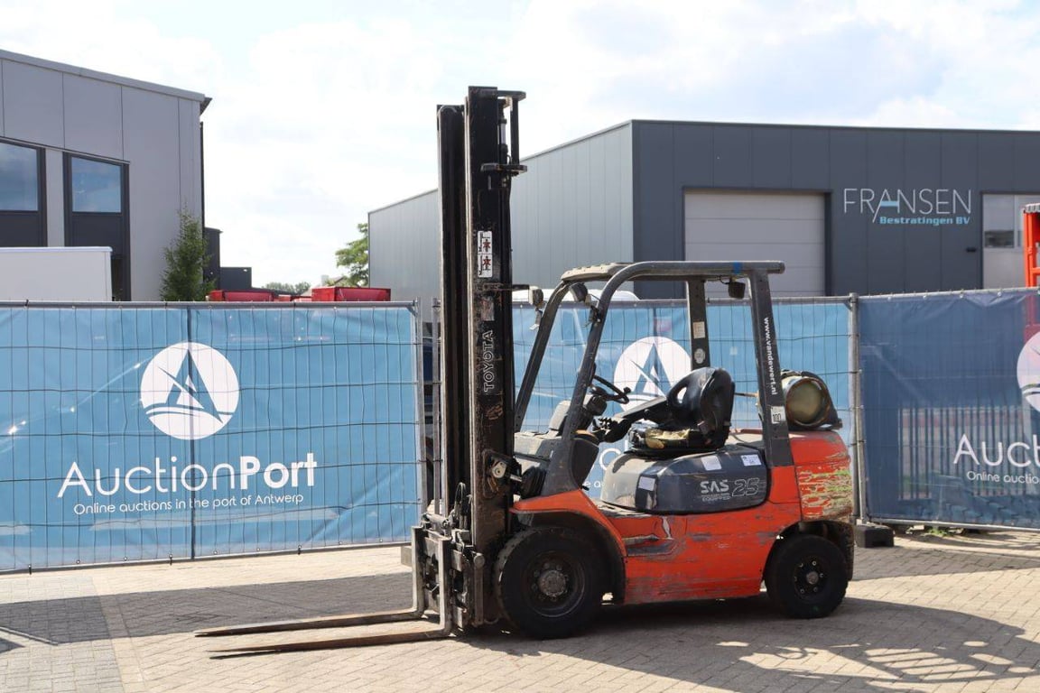 Forklift Toyota 42-7FGF25 LPG 2500kg 5.0m 2011 2011 42-7FGF25 2011 1 Forklift image 9
