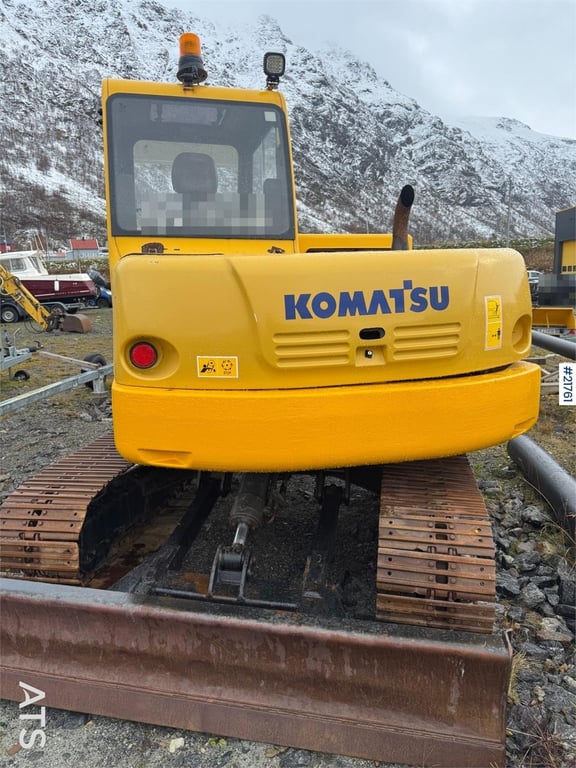 Komatsu PC95R w/ bucket 2003 21761 PC95R w/ bucket 2003 1 Crawler Excavators image 3