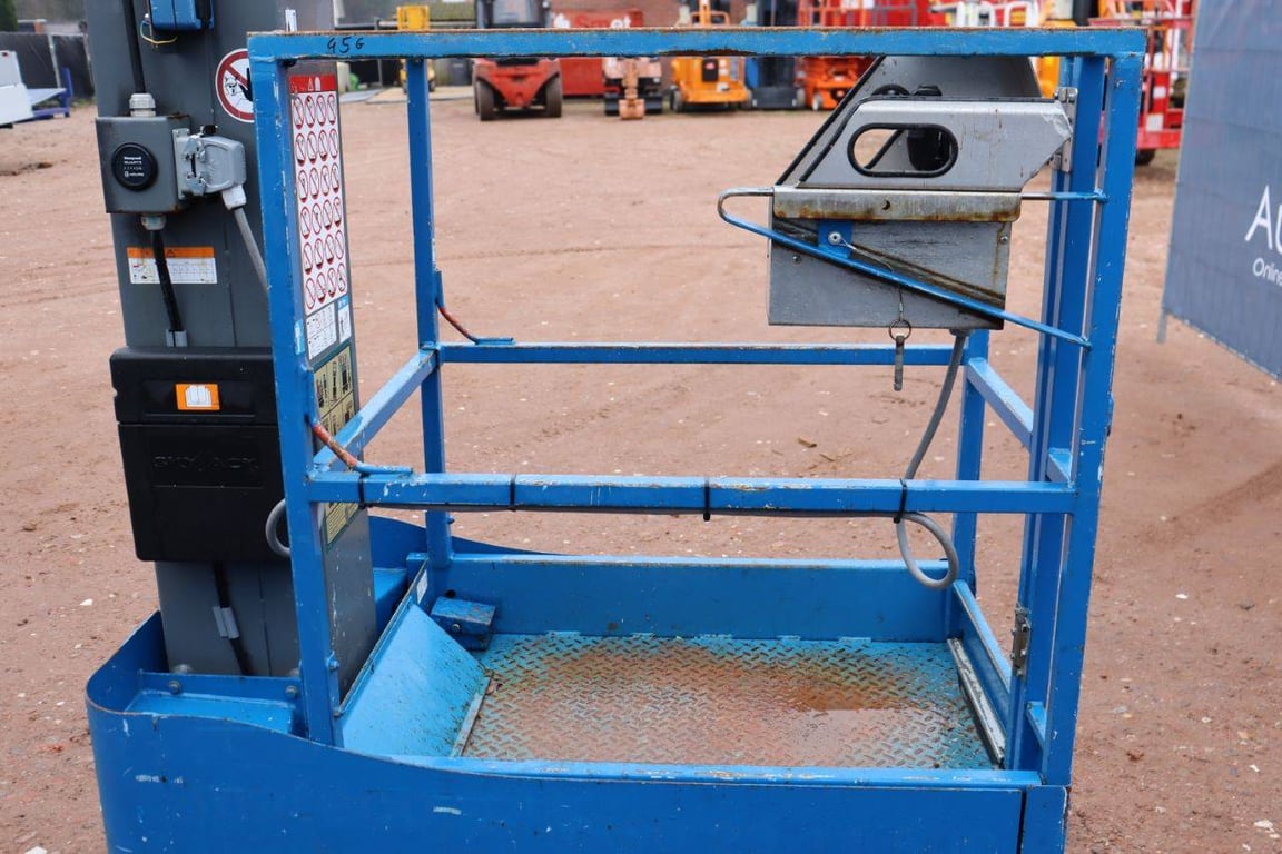 SkyJack SJ12 Electric Mast Lift 5.6m 2015 2015 SJ 12 2015 1 image 12