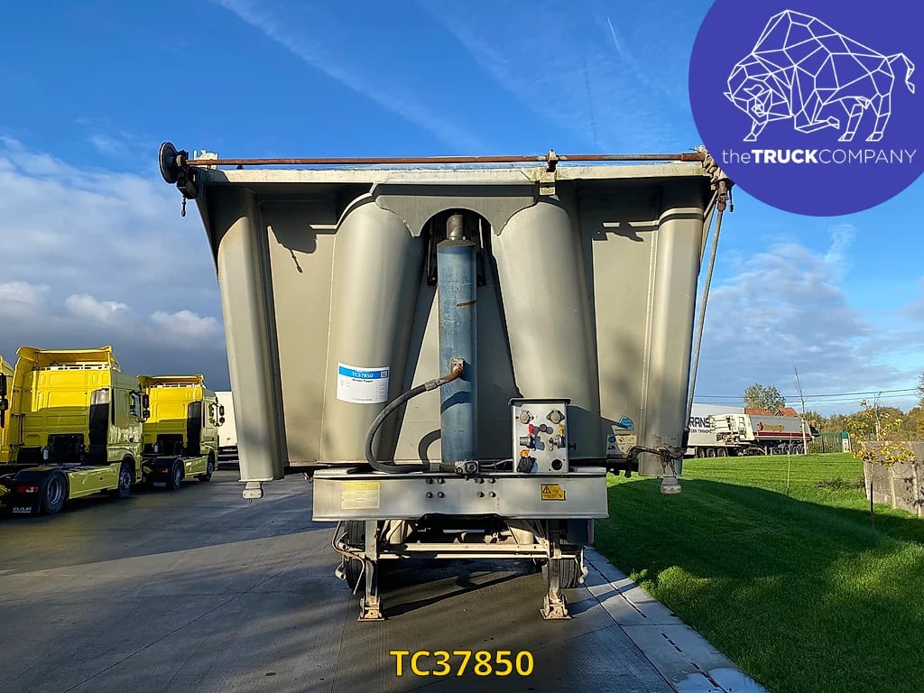 Benalu Tipper 2006 TC37850 Benalu 2006 1 Tipper trucks image 4