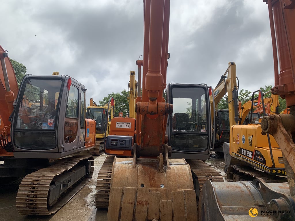 Hitachi EX120-5 Crawler Excavator GOOD CONDITION EX120-5 2018 1 Crawler Excavators image 2