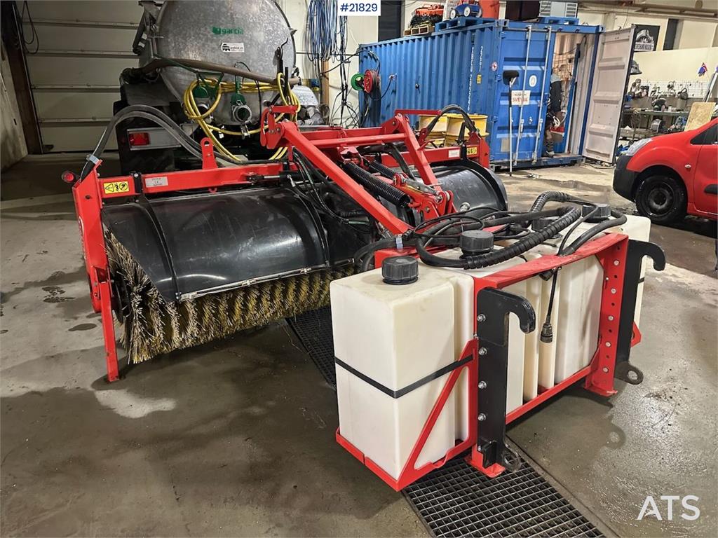 Tokvam FK broom with wheel loader attachment or tractor a 21829 Tokvam FK broom with wheel loader attachment or tractor a ...