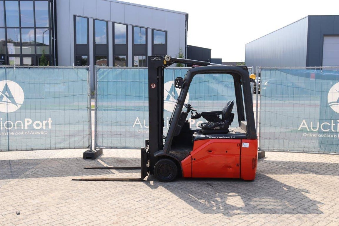 Forklift Linde E16-01 Electric 1600kg 4.5m 2014 2014 E16-01 2014 1 Forklift image 2