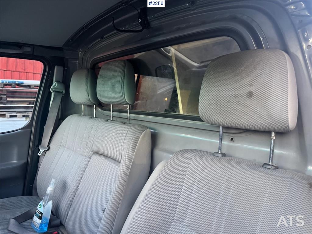 Toyota Hiace with interior shelving 2007 22116 Hiace with interior shelving 2007 1 Closed vans image 10