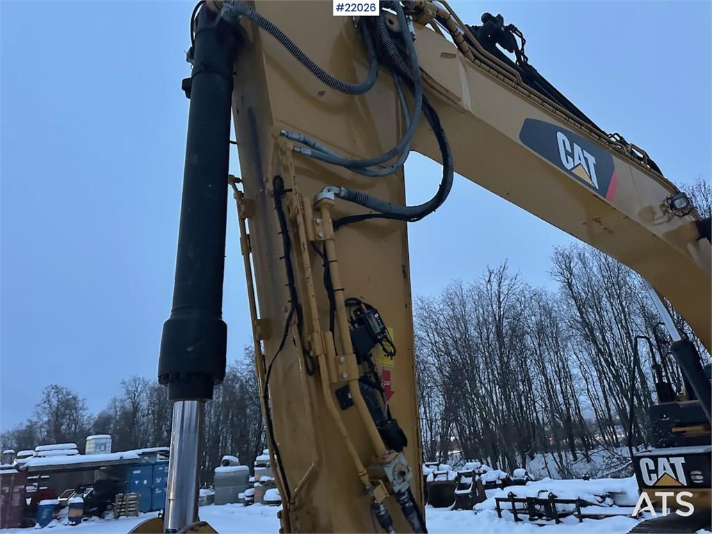 CAT 324E excavator with/ GPS and grading bucket. WATCH 2012 22026 324E excavator with/ GPS and grading bucket. WATCH 2012 ...