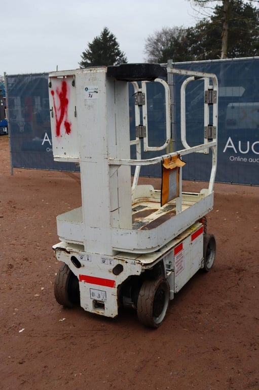 Mast lift 1230ES Electric 5.66m 2015 2015 1230ES 2015 1 image 6