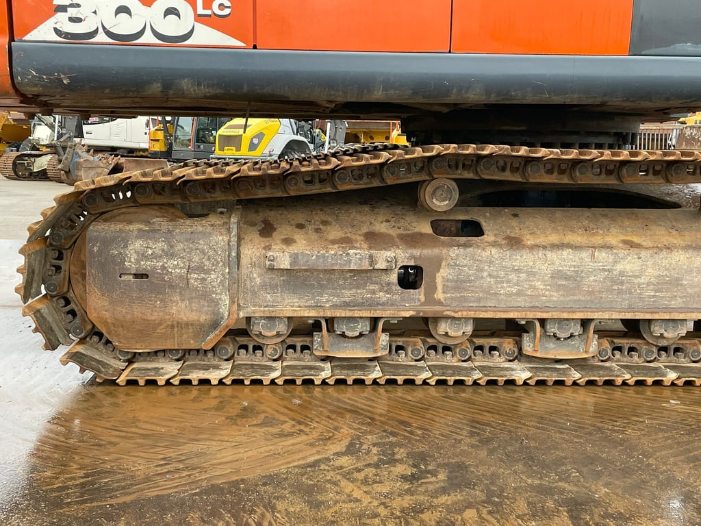 Hitachi ZX300LC-6 2018 00033711 ZX300LC-6 2018 1 image 14