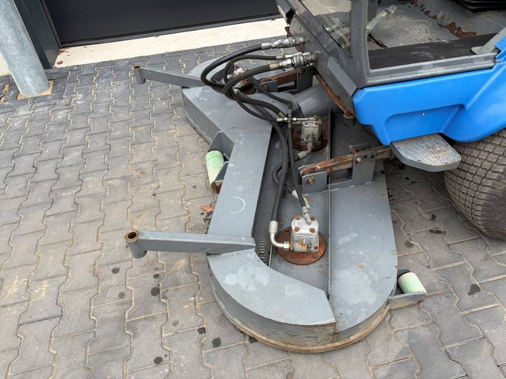 Vandy Diesel Riding Mower 2007 2007 Vandy 2007 1 image 13